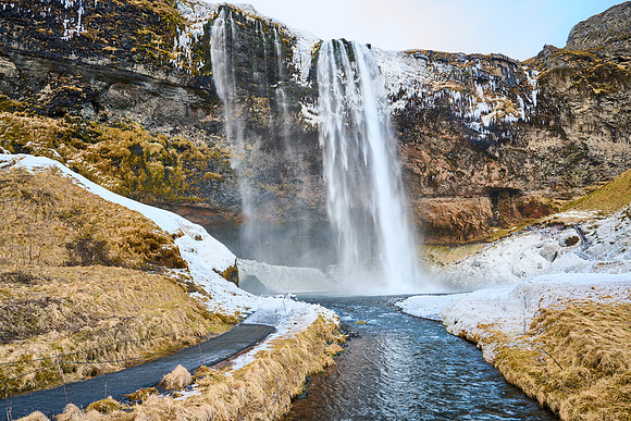 Seljalandsfoss in Winter