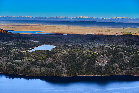 Sunrise over the Wyoming Range, Fremont Lake in foreground