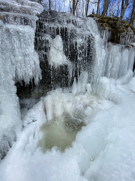 Ice Formations, trail to North Point, 2020-01-08
