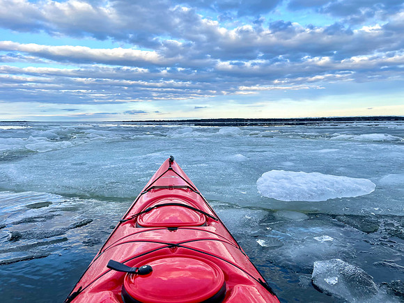 Bumping an ice floe, 2022-03-24