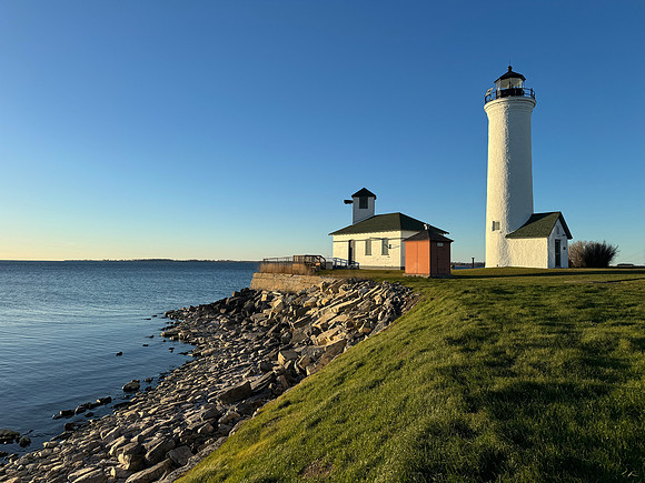 Tibbet's Pt Light, Cape Vincent, 2023-12-21 (iPhone 15 Pro Max)