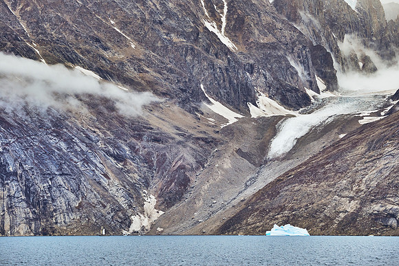 Glacier & Ship, Øfjord, Scoresby Sound, 2019-09-07