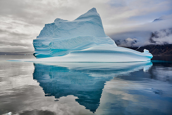 Manta Ray Berg, Fønfjord, Scoresby Sound, 2019-09-09