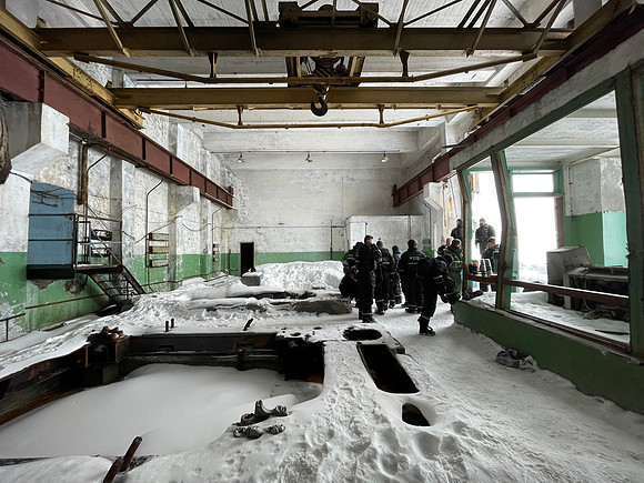 Lunch! ... inside the old generator station