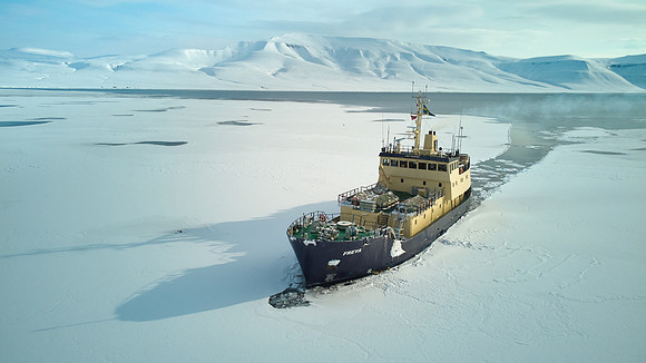 MS Freya, Isfjorden (Courtesy Yves Adams)
